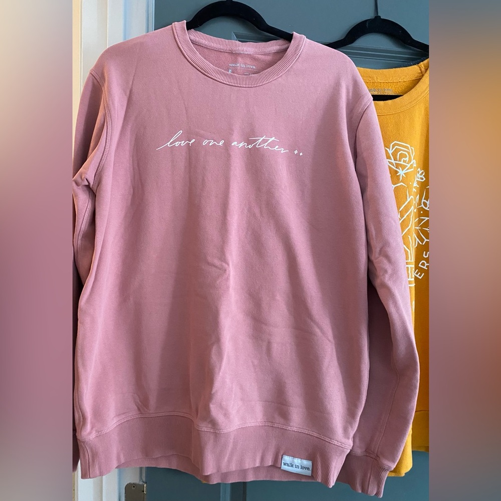 Blush walkinlove. Sweatshirt